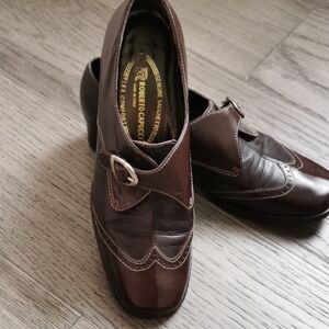 Vintage Womens Roberto Capucci Italian leather slip on loafers. Size 6.